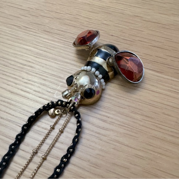 Vintage Betsey Johnson Giant Bumblebee Necklace - Picture 3 of 10